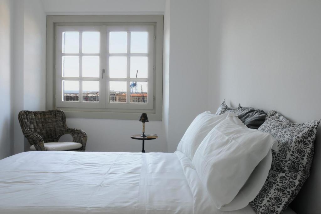 La Superba Rooms & Breakfast Генуа Стая снимка